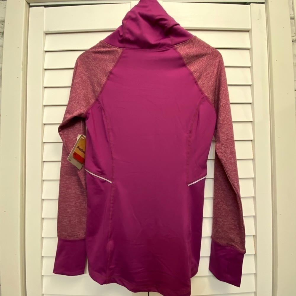 𝅺Reebok Elevate funnel neck running pullover sz XS slim fit reflective NWT - Picture 5 of 9